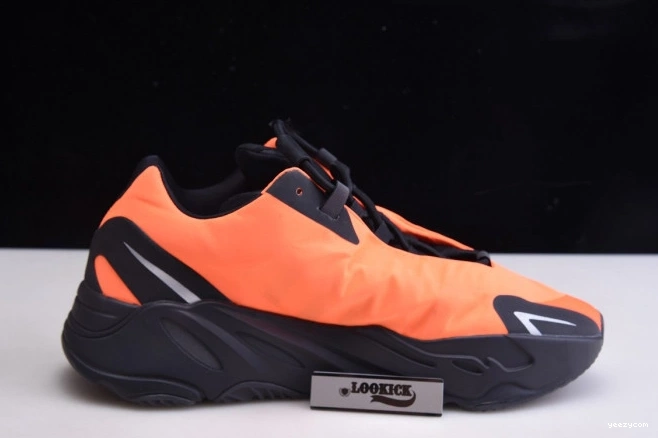 Orange Boost Yeezy 700 FV3258 MNVN Adidas 0810